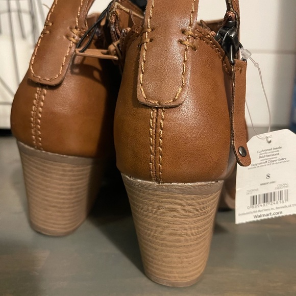 booties - Picture 2 of 5